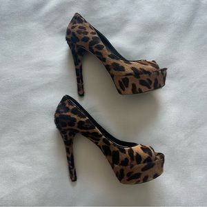 B Brian Atwood Leopard Peep-toe Pumps Size 7.5